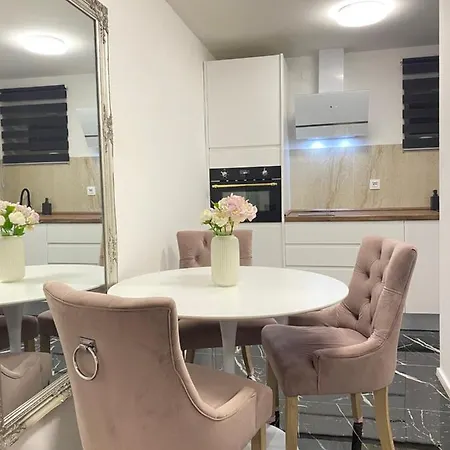아파트 Sweet Flat With 2 Bedrooms Croatia 스플리트